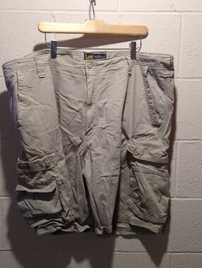 Lee Men's Cargo Shorts in Beige